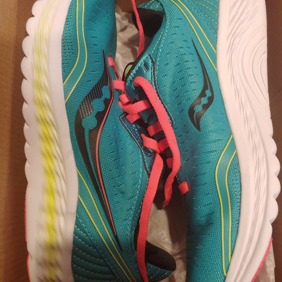 Saucony Kinvara 11 Blue Mutant NIB - Picture 8 of 8